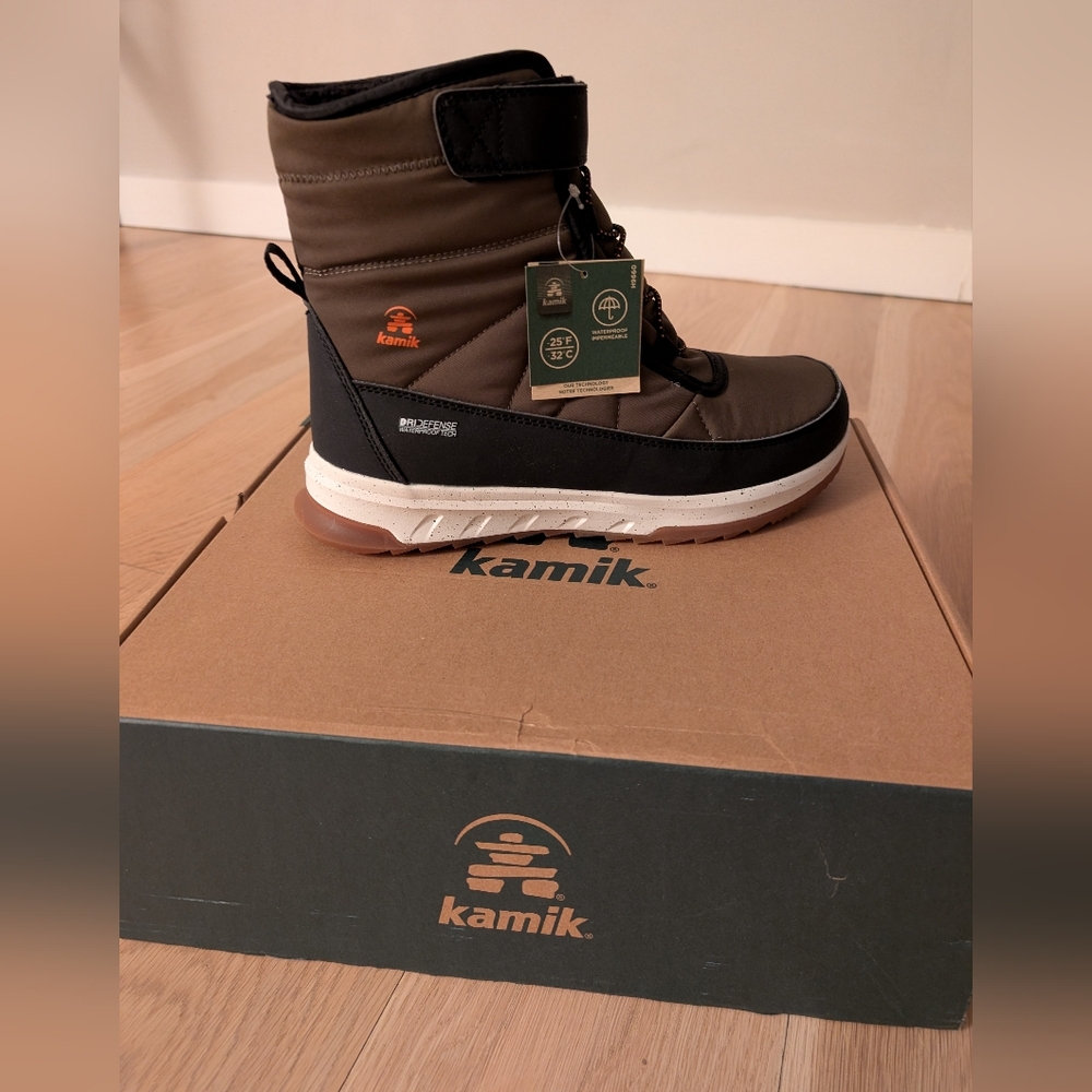 NWT: Kamik Boys Boots